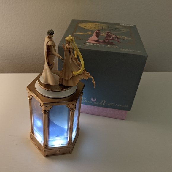Bandai PROPLICA Sailor Moon Tuxedo Mirage Memorial Ornament Music Box Replica - Picture 5 of 12